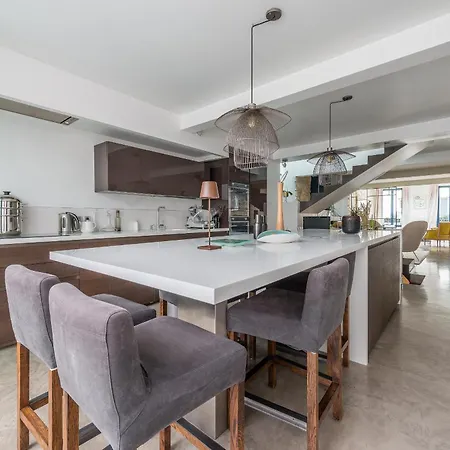 Av Experiences - Maison Belleville Luxury *